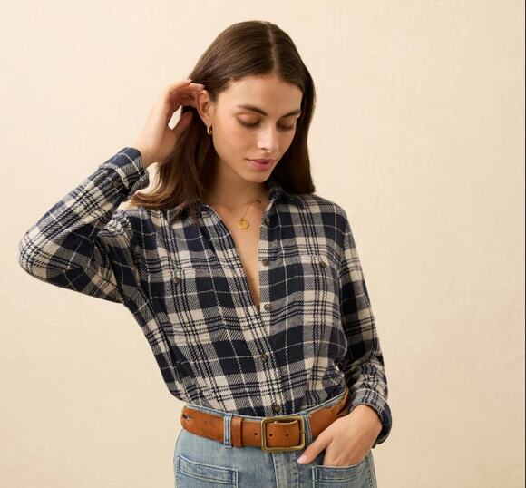 Faherty Tops - NWT Faherty Navy Cream Legend Sweater Shirt Button Down Women's size Medium